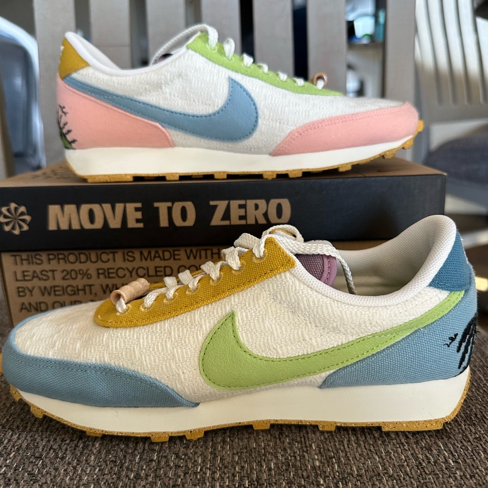 Nike Daybreak Sun Club 5.5 Women’s Shoes